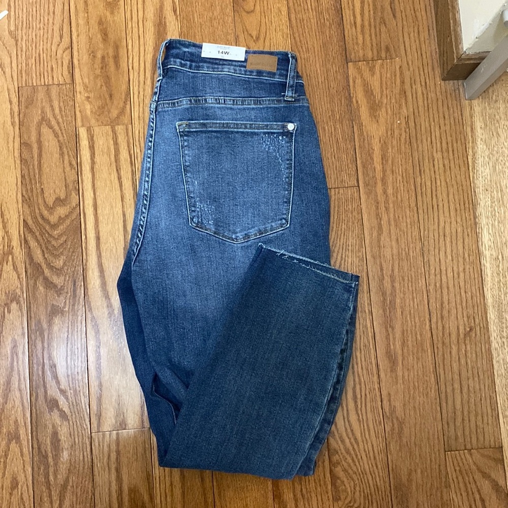 Judy Blue NWT mid rise Size 14W jeans